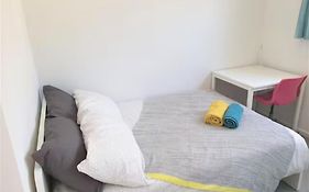 Dana-Private Room In A Shared House-Close To City & Anu-3